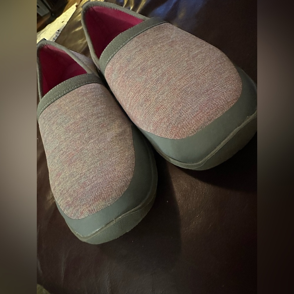 Crocs size 8 - Picture 4 of 8